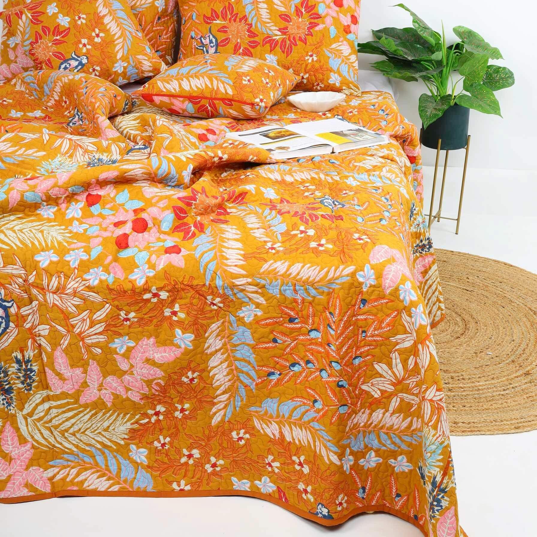 Leaf Patterned Design Doona King Size - Orange