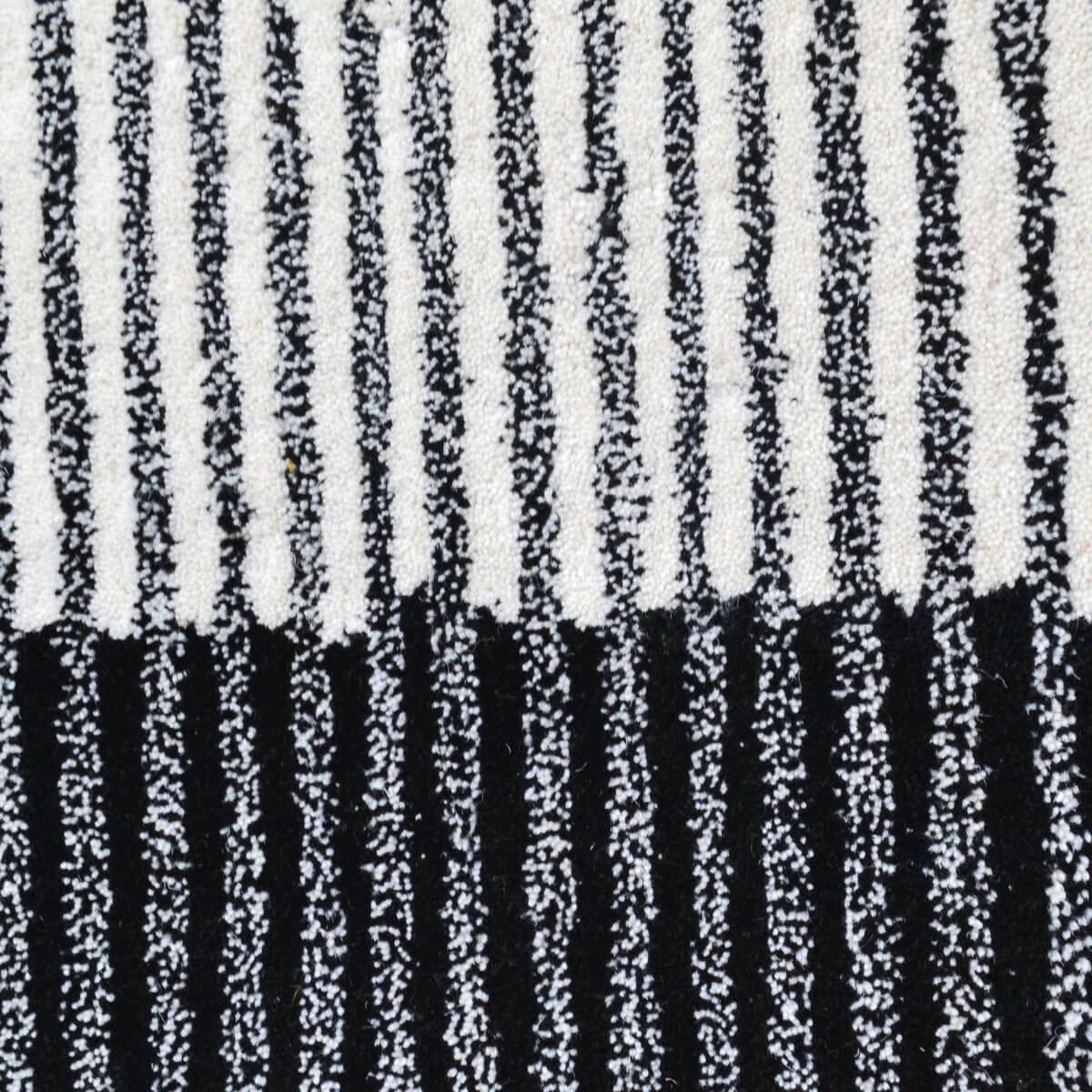 Eclipse Inspired Handmade Woolen Rug - Round