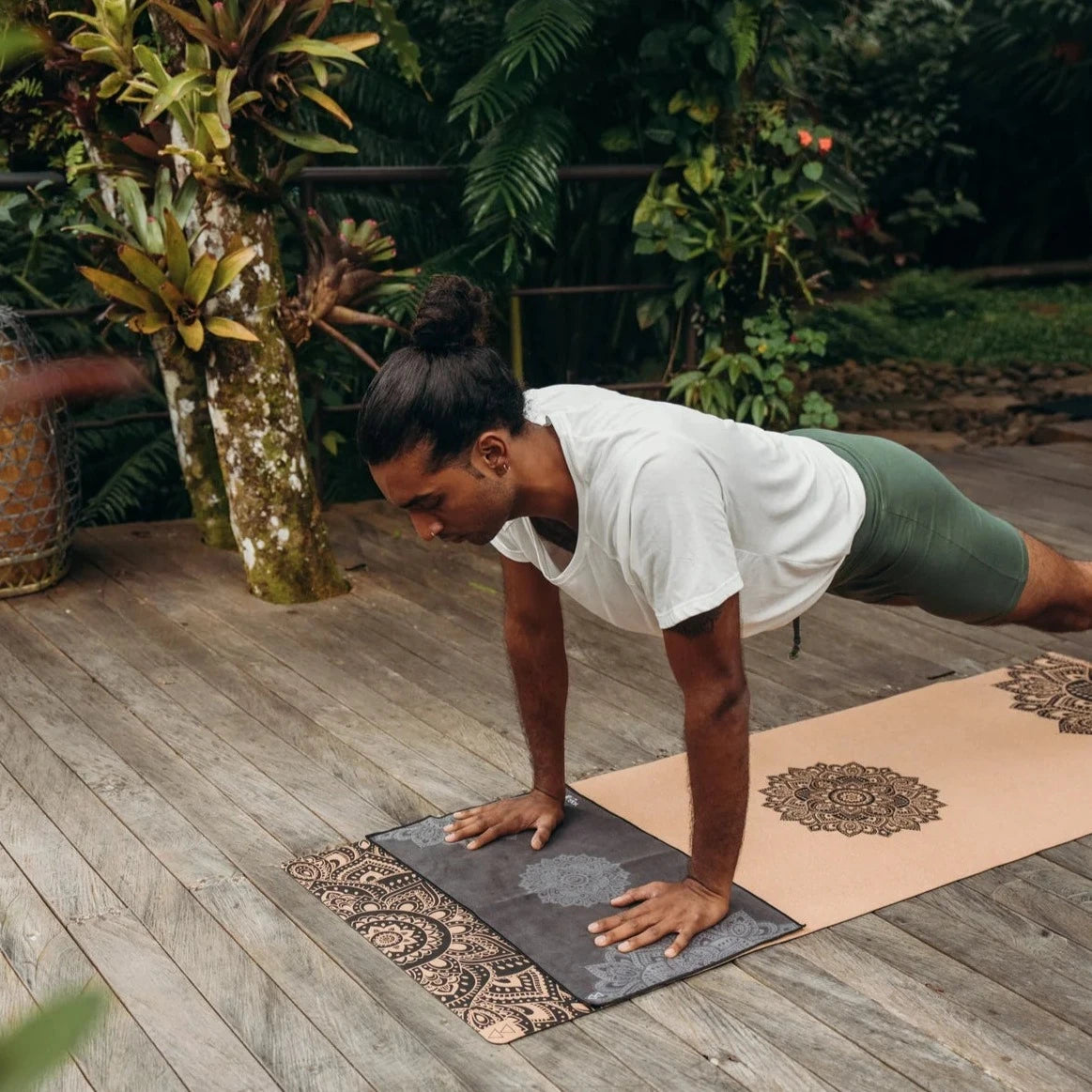 Eco-Friendly Design Lab Hand Yoga Towel - Mandala Black
