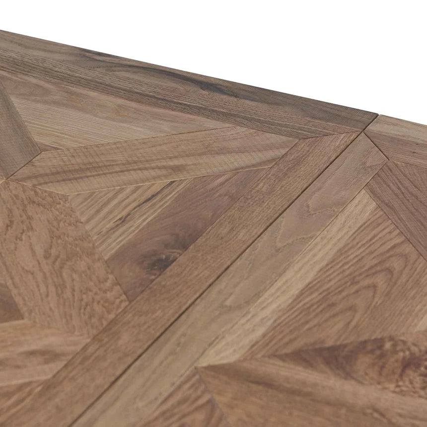 Elegant 6-8 Seater Extendable Dining table - European Oak