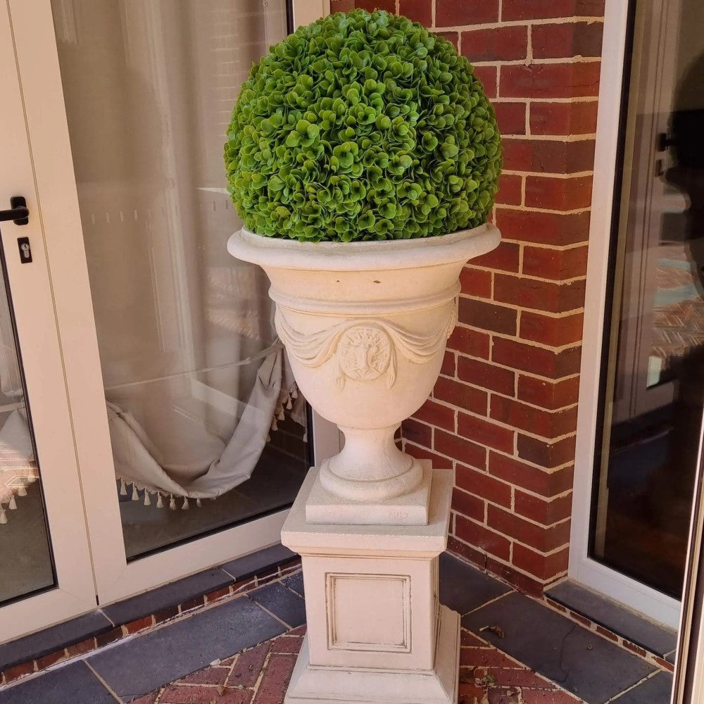 Large UV Resistant Clover Hedge Topiary Ball 48cms