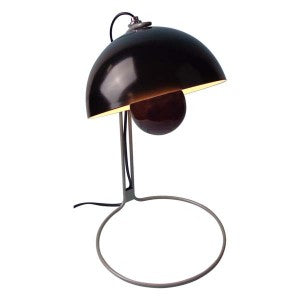 Sleek Style Metal Based Table Lamp - Black