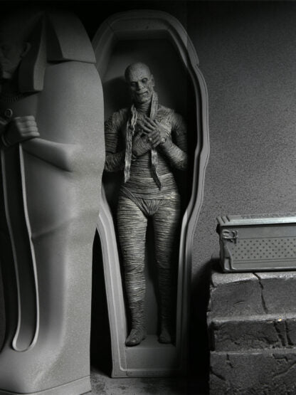 Universal Monsters The Mummy Ultimate 7" Figurine (Black & White)