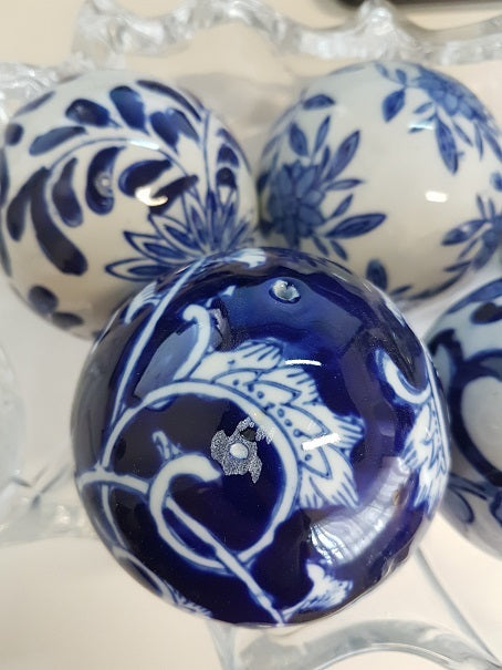 Set of 6 Blue & White 6 Decorative Floral Balls 8cms