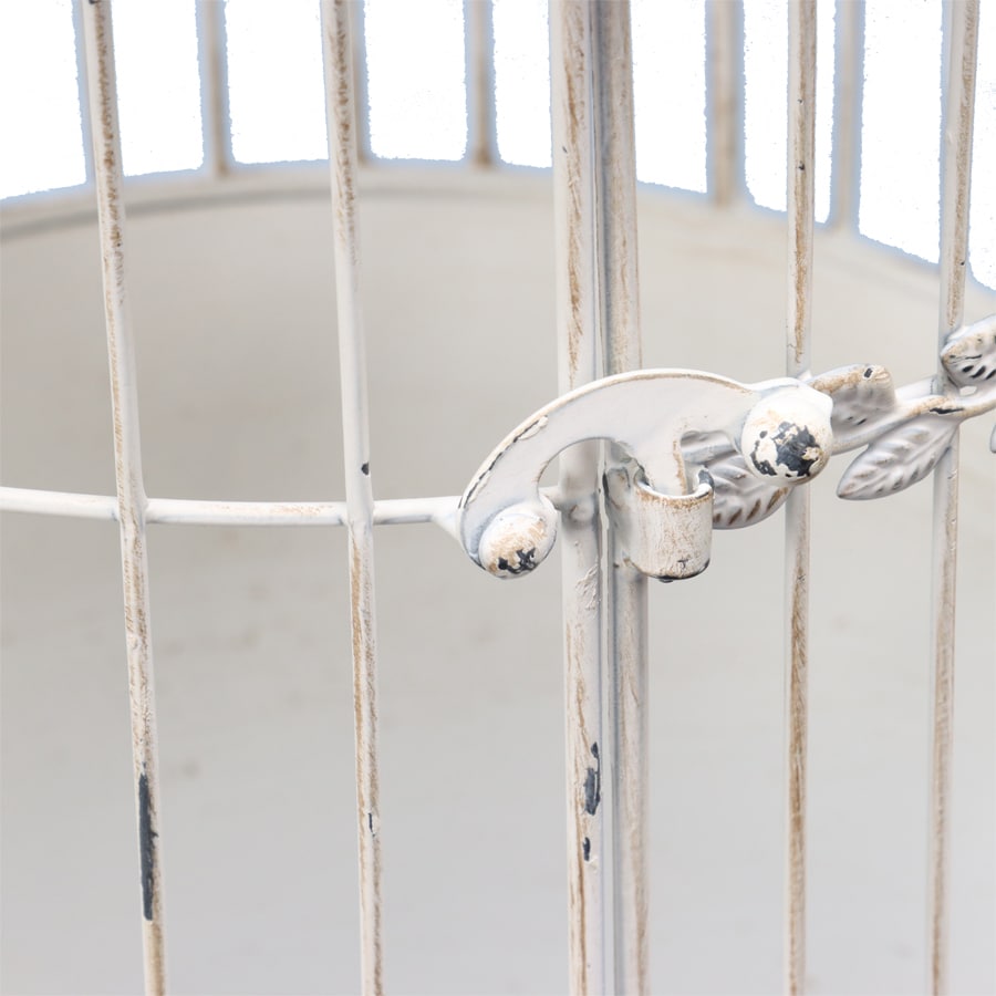 Antique White Garden Candle Lamplight