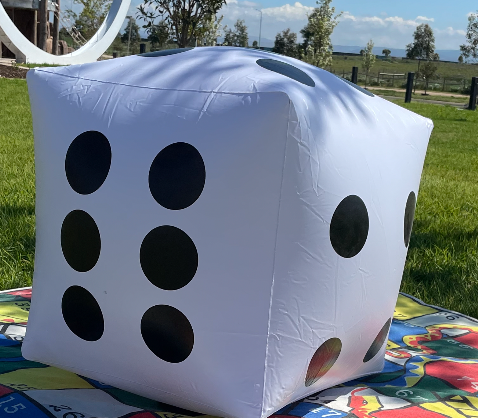 Inflatable Giant Die With Plastic Pump 52cm