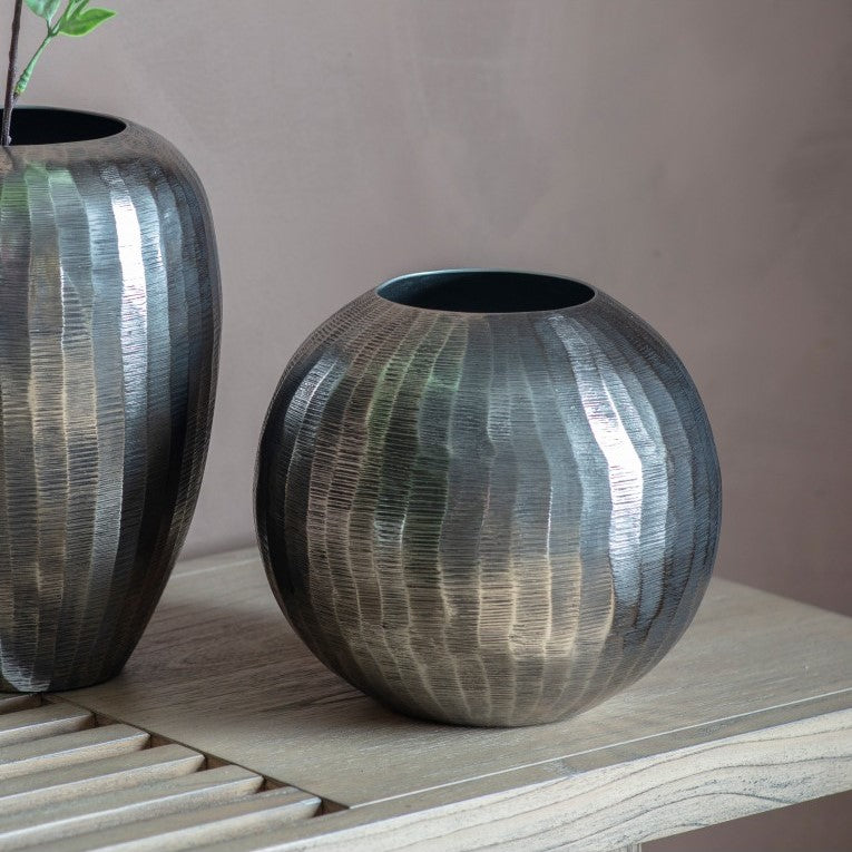 Antique Vase with Old-World Allure (Available in 2 Styles)