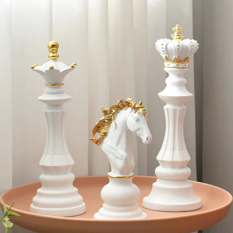 Handcrafted Resin Horse Chess Piece Decor - White & Gold