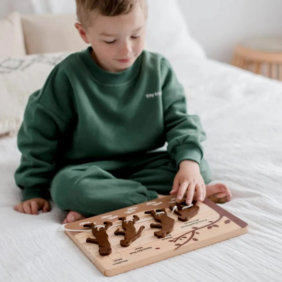 Human Evolution Puzzle & Lacing Set