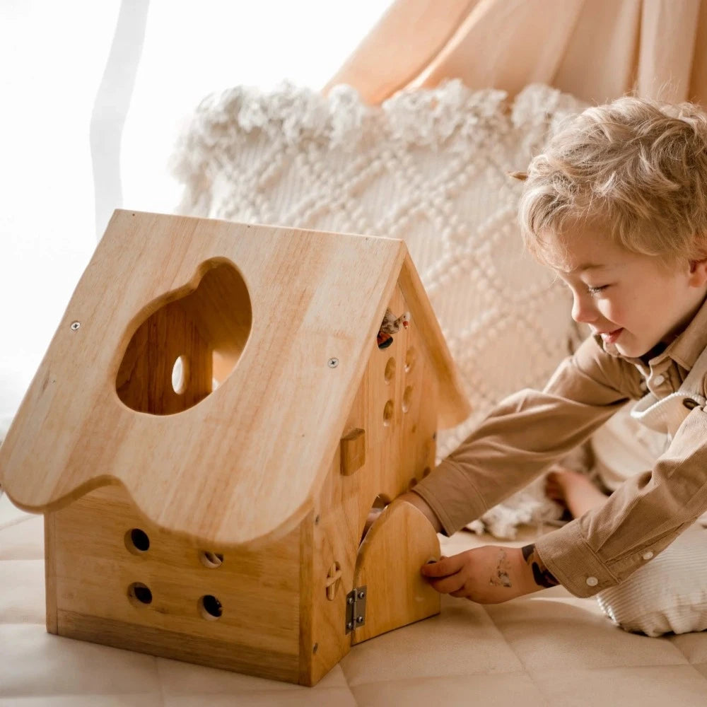 Natural Kids play Wooden Barn House