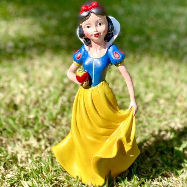 Retreat Garden Decor - Snow White