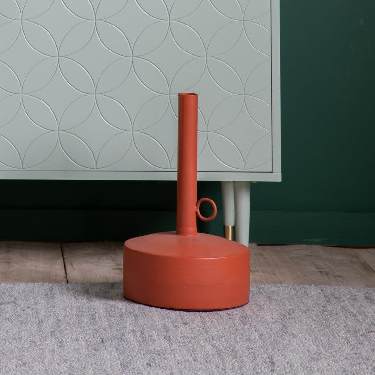 Retro Metal Vase Pops with Stylish Color
