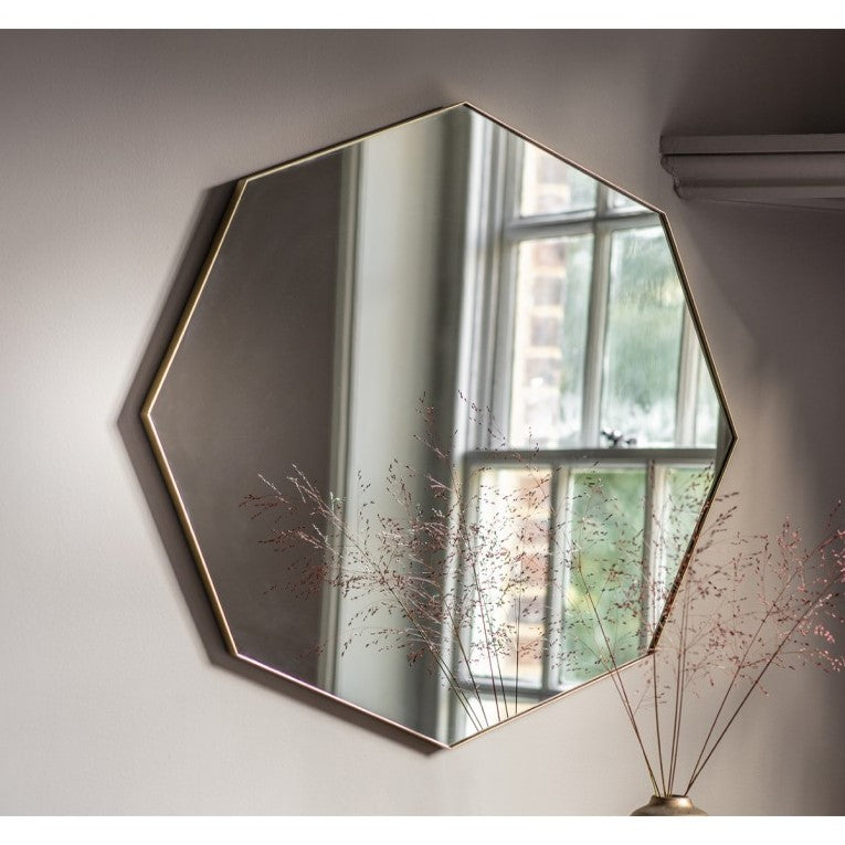 Starlight Geometry: The Octagon Mirror Champagne