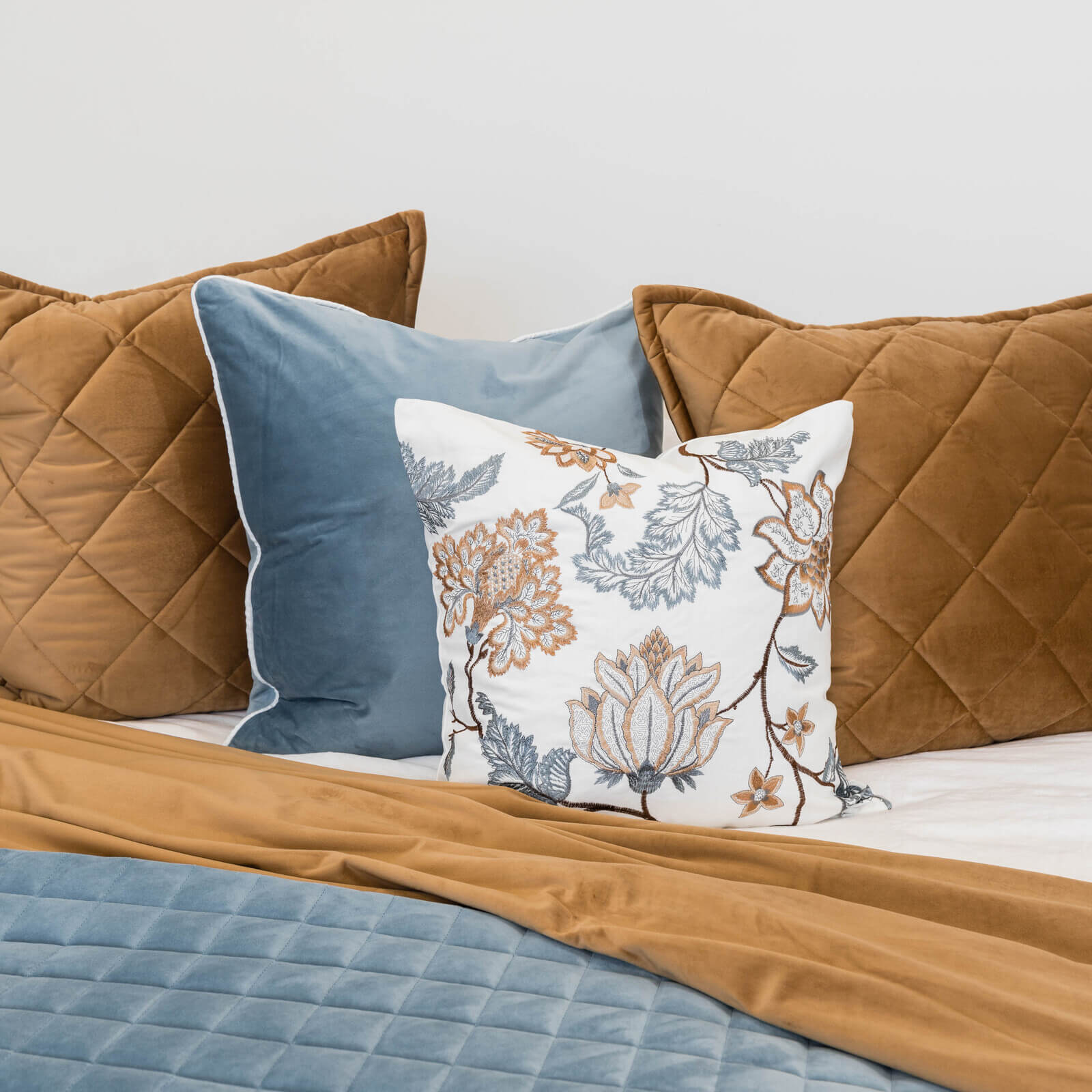 Tempt Grand Bedding Superior Comforter - Ocean