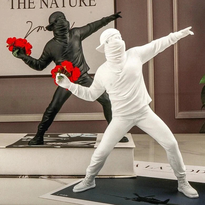 Unique Resin Nordic Flower Thrower Statue - Black
