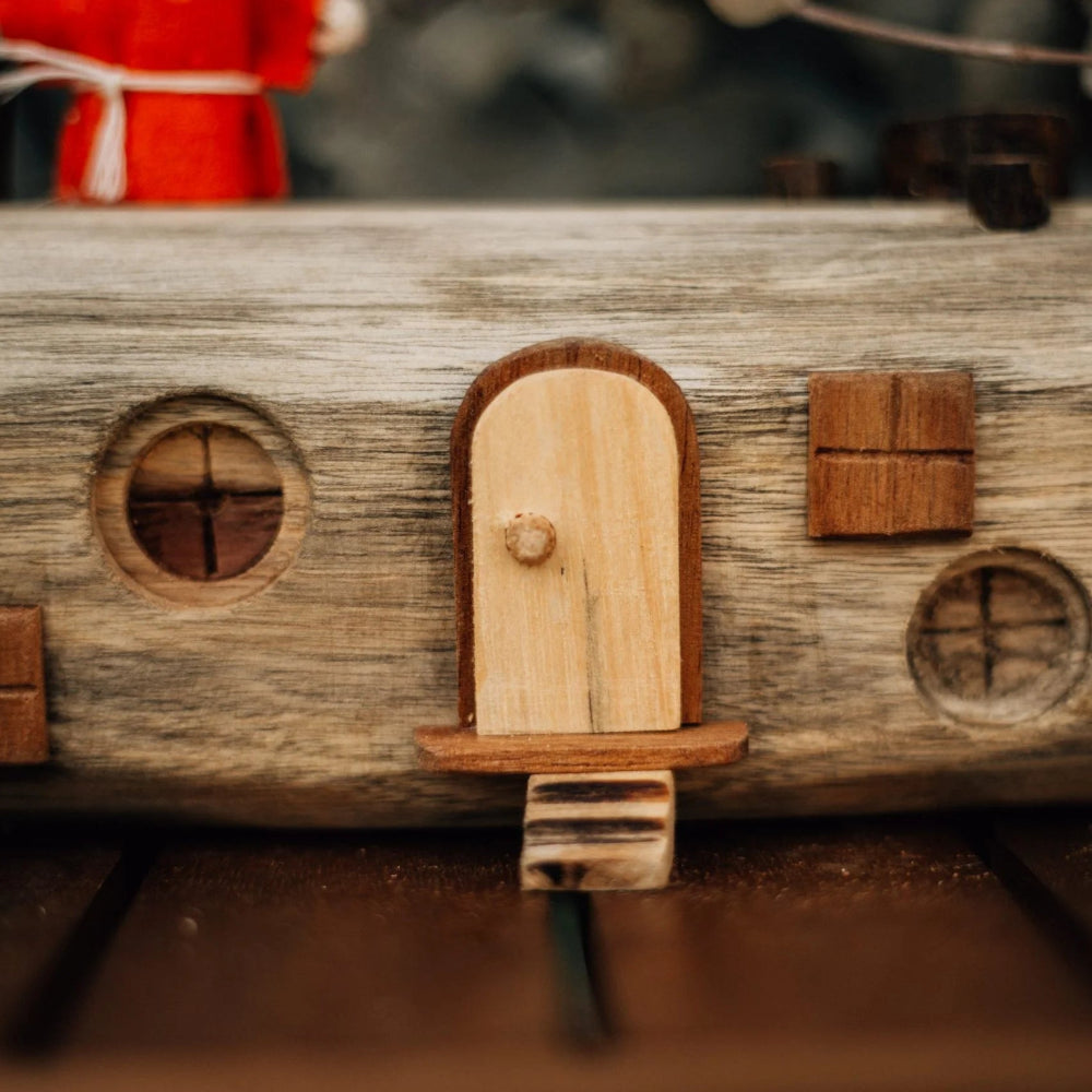 Creative Steiner Inspired Log House