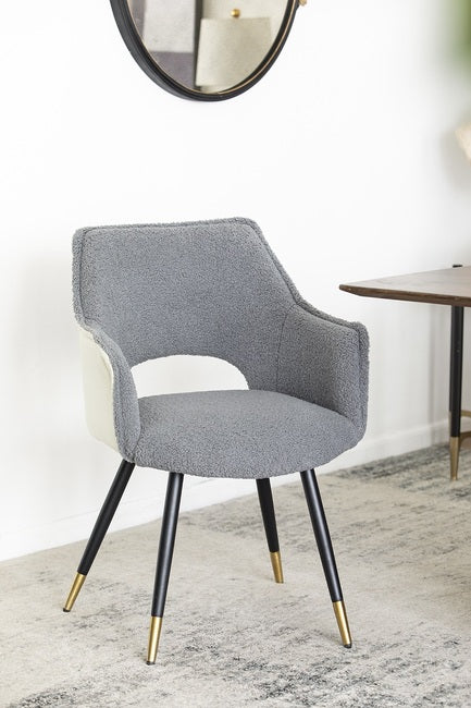 Venera Set of 2 Armed Chairs