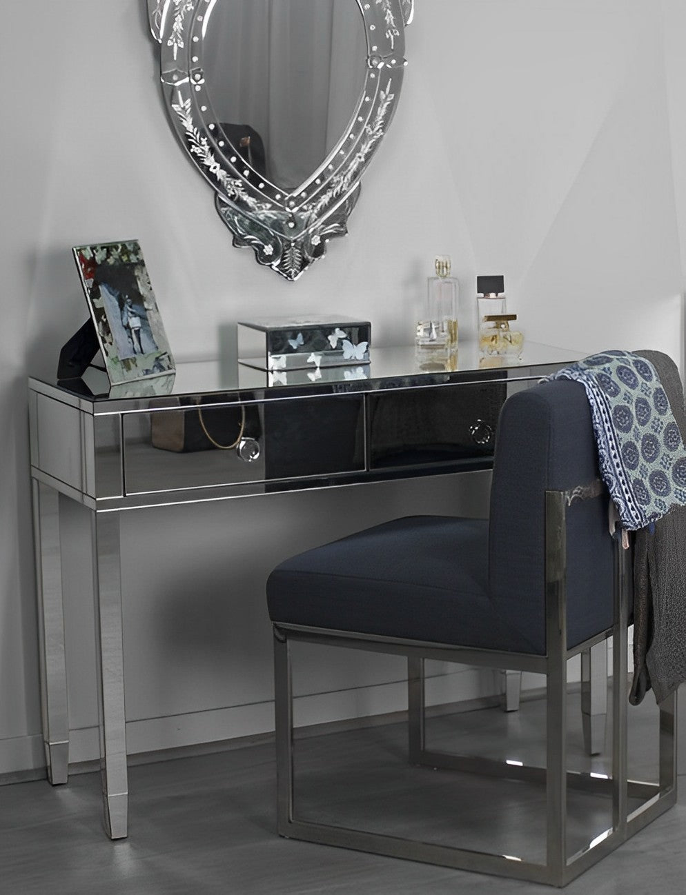 SteelCraft Dining Chair with Sleek Frame (Available in 2 Colors)